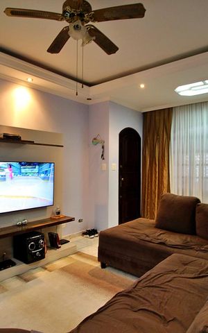 Casa à venda com 178m², 3 quartos e 2 vagasSala