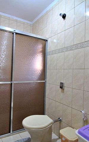 Casa à venda com 178m², 3 quartos e 2 vagasBanheiro da Suíte