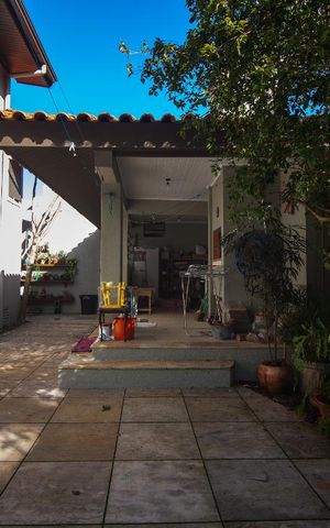 Casa à venda com 460m², 5 quartos e 2 vagasÁrea de serviço externa