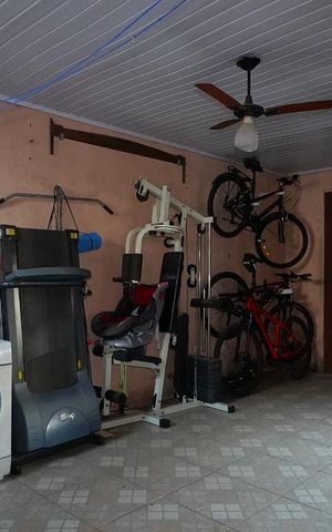 Casa à venda com 120m², 4 quartos e 2 vagasArea de Serviço