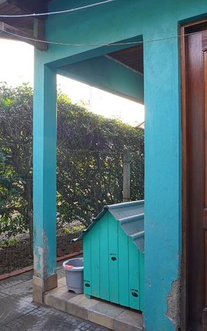 Casa à venda com 120m², 4 quartos e 2 vagasFundos da casa