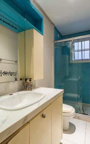 Casa à venda com 270m², 2 quartos e 4 vagas Casa à venda com 270m², 2 quartos e 4 vagasBanheiro