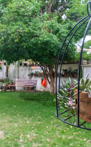 Casa à venda com 270m², 2 quartos e 4 vagas Casa à venda com 270m², 2 quartos e 4 vagasJardim
