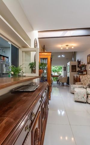 Casa à venda com 270m², 2 quartos e 4 vagas Casa à venda com 270m², 2 quartos e 4 vagasSala/Cozinha