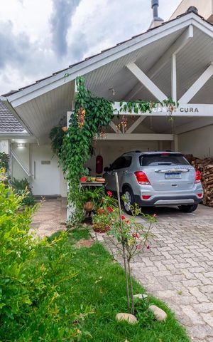 Casa à venda com 270m², 2 quartos e 4 vagas Casa à venda com 270m², 2 quartos e 4 vagasGaragem