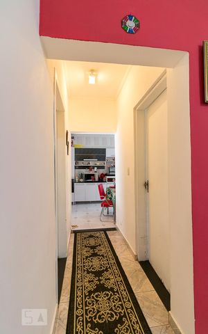 Casa à venda com 70m², 2 quartos e 2 vagasCorredor