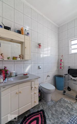 Casa à venda com 70m², 2 quartos e 2 vagasBanheiro