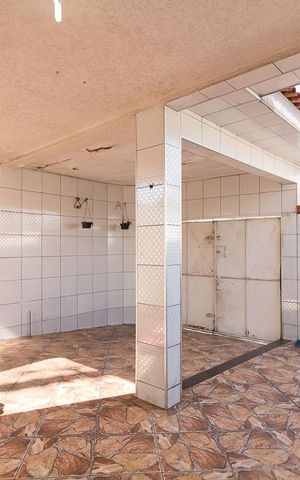 Casa à venda com 70m², 2 quartos e 2 vagasGaragem e quintal