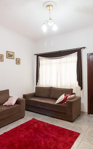 Casa à venda com 70m², 2 quartos e 2 vagasSala