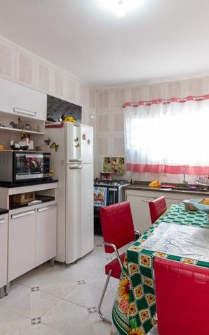 Casa à venda com 70m², 2 quartos e 2 vagasCozinha