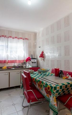 Casa à venda com 70m², 2 quartos e 2 vagasCozinha