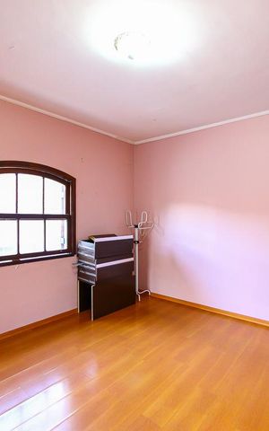 Casa para alugar com 248m², 6 quartos e 6 vagas Casa para alugar com 248m², 6 quartos e 6 vagasQuarto 1
