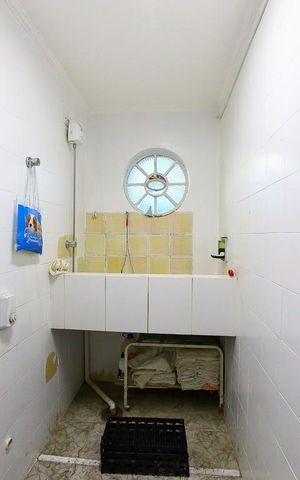 Casa para alugar com 248m², 6 quartos e 6 vagas Casa para alugar com 248m², 6 quartos e 6 vagasBanheiro de Serviço