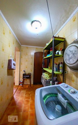 Casa para alugar com 248m², 6 quartos e 6 vagas Casa para alugar com 248m², 6 quartos e 6 vagasArea de Serviço