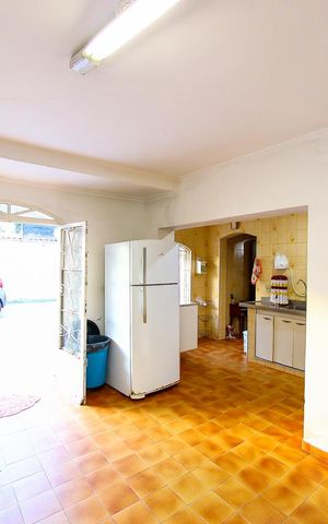 Casa para alugar com 248m², 6 quartos e 6 vagas Casa para alugar com 248m², 6 quartos e 6 vagasCozinha