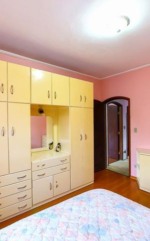 Casa para alugar com 248m², 6 quartos e 6 vagas Casa para alugar com 248m², 6 quartos e 6 vagasQuarto 2