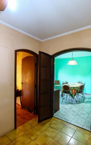 Casa para alugar com 248m², 6 quartos e 6 vagas Casa para alugar com 248m², 6 quartos e 6 vagasSala de Estar