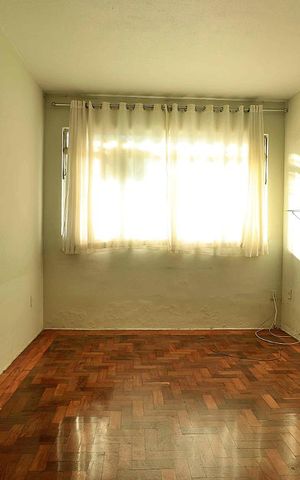 Casa à venda com 126m², 5 quartos e 1 vagaSala