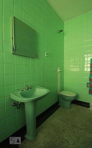 Casa à venda com 126m², 5 quartos e 1 vagaBanheiro