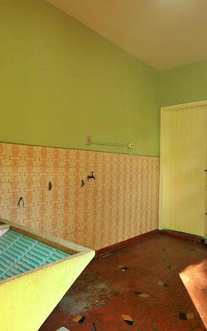 Casa à venda com 126m², 5 quartos e 1 vagaÁrea de Serviço