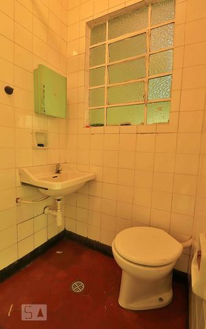 Casa à venda com 126m², 5 quartos e 1 vagaBanheiro de Serviço