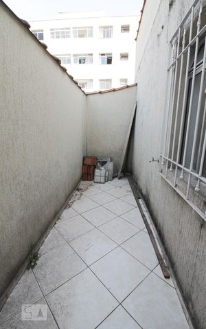Casa à venda com 127m², 2 quartos e sem vagaquintal frente