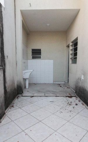 Casa à venda com 127m², 2 quartos e sem vagaquintal