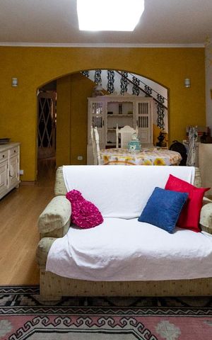 Casa para alugar com 550m², 8 quartos e 3 vagas Casa para alugar com 550m², 8 quartos e 3 vagasSala