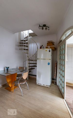 Casa para alugar com 550m², 8 quartos e 3 vagas Casa para alugar com 550m², 8 quartos e 3 vagasCozinha