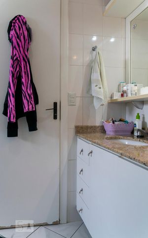 Apartamento à venda com 261m², 4 quartos e 3 vagasBanheiro suite 1