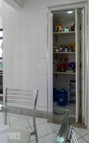 Apartamento à venda com 261m², 4 quartos e 3 vagasCozinha