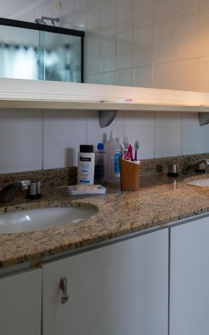 Apartamento à venda com 261m², 4 quartos e 3 vagasBanheiro suite 1