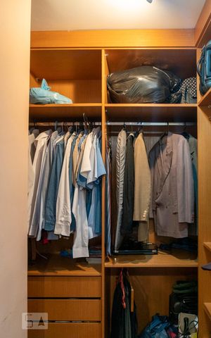 Apartamento à venda com 261m², 4 quartos e 3 vagasCloset