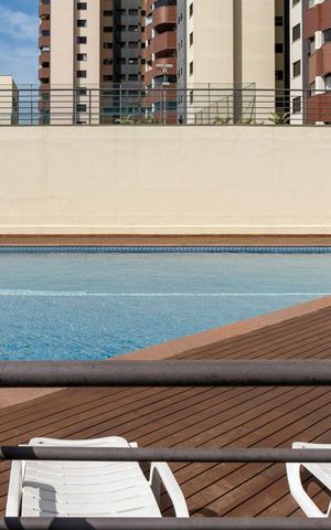 Apartamento à venda com 261m², 4 quartos e 3 vagasÁrea comum - Piscina