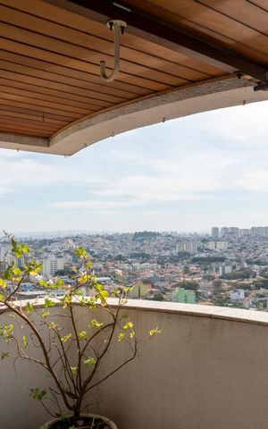 Apartamento à venda com 261m², 4 quartos e 3 vagasVaranda