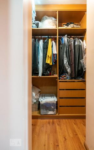 Apartamento à venda com 261m², 4 quartos e 3 vagasCloset