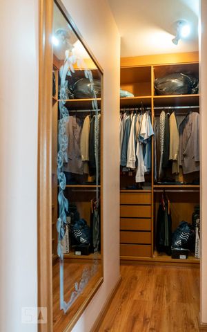 Apartamento à venda com 261m², 4 quartos e 3 vagasCloset