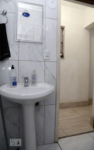 Casa à venda com 160m², 3 quartos e 2 vagasBanheiro