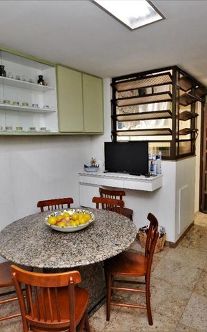Apartamento à venda com 277m², 3 quartos e 2 vagasCozinha - Armários