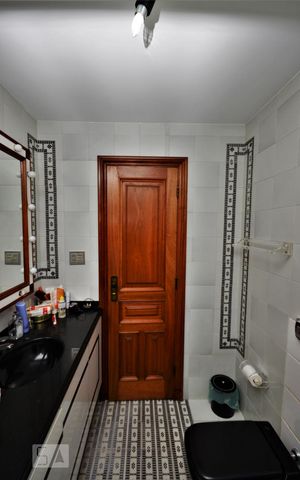 Apartamento à venda com 277m², 3 quartos e 2 vagasBanheiro Social