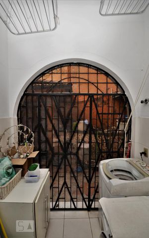 Casa para alugar com 450m², 4 quartos e 1 vagaÁrea de Serviço