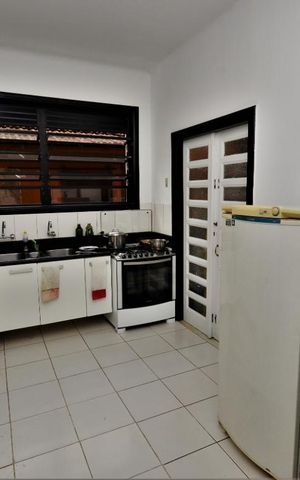 Casa para alugar com 450m², 4 quartos e 1 vagaCozinha