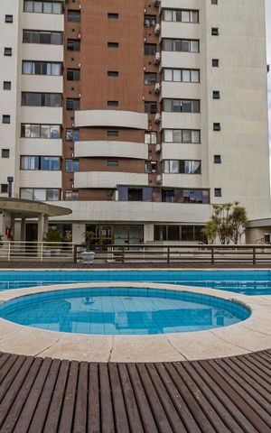 Apartamento à venda com 86m², 2 quartos e 2 vagas Apartamento à venda com 86m², 2 quartos e 2 vagasÁrea comum - Piscina