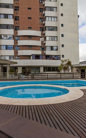 Apartamento à venda com 86m², 2 quartos e 2 vagas Apartamento à venda com 86m², 2 quartos e 2 vagasÁrea comum - Piscina