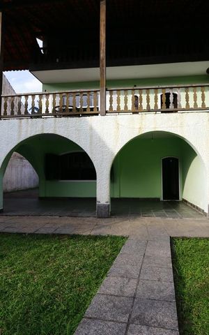 Casa de condomínio à venda com 760m², 4 quartos e 8 vagasFachada