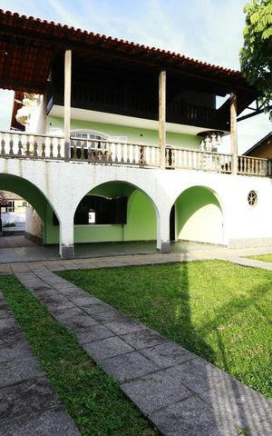 Casa de condomínio à venda com 760m², 4 quartos e 8 vagasFachada