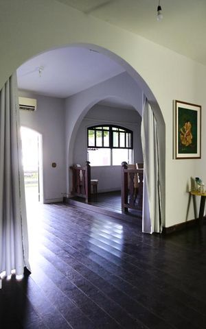 Casa de condomínio à venda com 760m², 4 quartos e 8 vagasDetalhe Sala