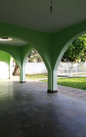 Casa de condomínio à venda com 760m², 4 quartos e 8 vagasQuintal