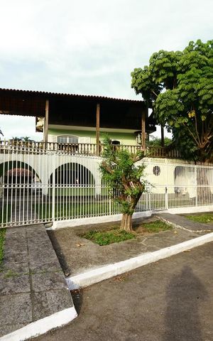 Casa de condomínio à venda com 760m², 4 quartos e 8 vagasFachada