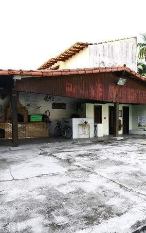 Casa de condomínio à venda com 760m², 4 quartos e 8 vagasQuintal
